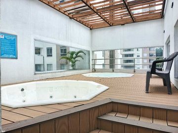 SE VENDE Apartamento Esquinero Piso 9 en La Flora / JV
