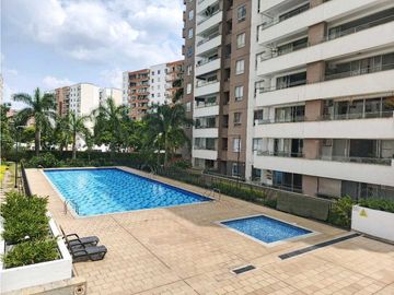 SE VENDE Apartamento Esquinero Piso 9 en La Flora / JV