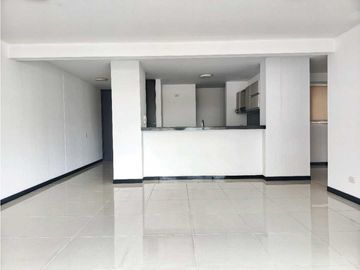SE VENDE Apartamento Esquinero Piso 9 en La Flora / JV