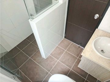 SE VENDE Apartamento Esquinero Piso 9 en La Flora / JV