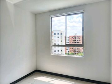 SE VENDE Apartamento Esquinero Piso 9 en La Flora / JV