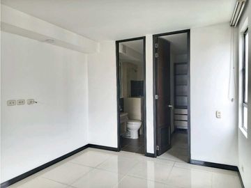 SE VENDE Apartamento Esquinero Piso 9 en La Flora / JV