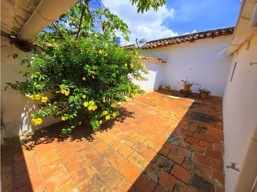 Arriendo Casita Azul Frente al Taller de Oficios Barichara
