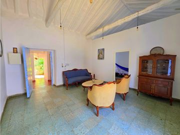 Arriendo Casita Azul Frente al Taller de Oficios Barichara