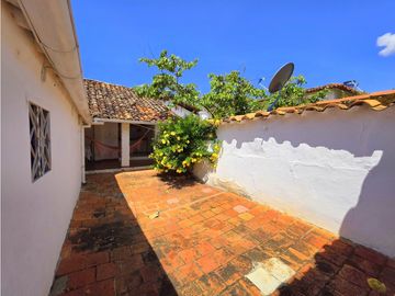 Arriendo Casita Azul Frente al Taller de Oficios Barichara
