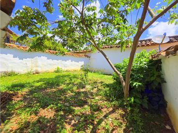 Arriendo Casita Azul Frente al Taller de Oficios Barichara