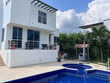Espectacular casa en condominio campestre en Girardot Cundinamarca.