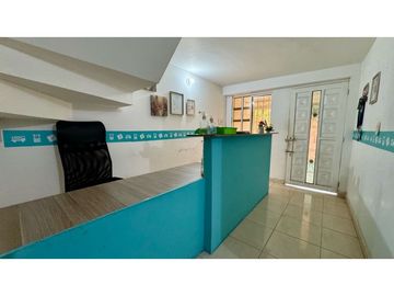Casa de dos pisos en venta - Barrio Bulevar de Las Mercedes Palmira