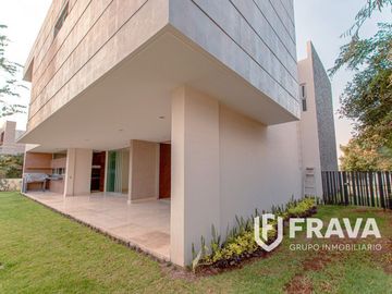 CASA EN VENTA EN BOSQUES DE LOS LAGOS