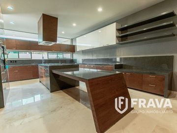 CASA EN VENTA EN BOSQUES DE LOS LAGOS
