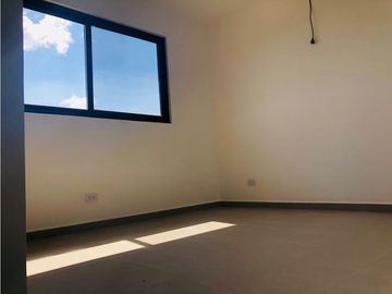 VENTA O ALQUILER CASA BRISAS DEL GOLF 200 MT2 GOLF GARDENS