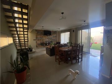 VENDO CHALET AMPLIO MODERNO EN BARRIO PRIVADO PINAR DEL SOL VI MAIPU