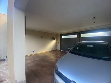 VENDO CHALET AMPLIO MODERNO EN BARRIO PRIVADO PINAR DEL SOL VI MAIPU