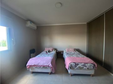 VENDO CHALET AMPLIO MODERNO EN BARRIO PRIVADO PINAR DEL SOL VI MAIPU