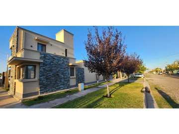 VENDO CHALET  MODERNO EN B PRIVADO PINAR DEL SOL VI MAIPU GUTIERREZ
