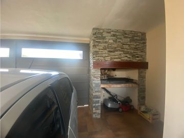 VENDO CHALET AMPLIO MODERNO EN BARRIO PRIVADO PINAR DEL SOL VI MAIPU