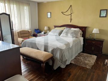 CASA EN VENTA CON AMPLIO TERRENO SECTOR DEAN BAJO