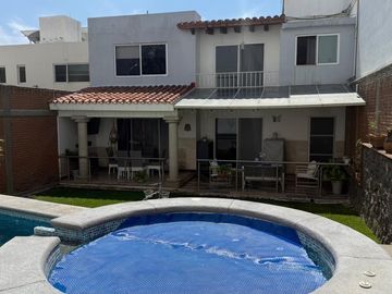 A espaldas de la Avenida San Diego