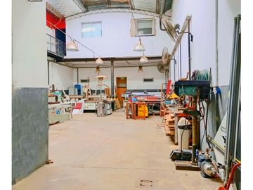 Galpon En Villa Ortuzar - Ubicación Estratégica - Zona Audiovisual / Depositos, Mixta