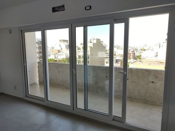 Venta depto 2 amb. estrenar c/ balcón en Caballito