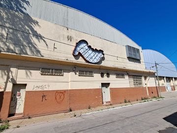 VENTA NAVE INDUSTRIAL MERLO OFIC SALIDA A 3 CALLES