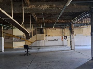 VENTA NAVE INDUSTRIAL MERLO OFIC SALIDA A 3 CALLES