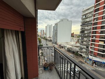 Departamento semipiso cuatro ambientes a la venta en Avellaneda Centro