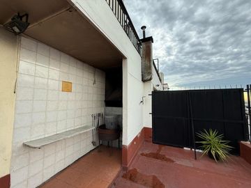 Departamento semipiso cuatro ambientes a la venta en Avellaneda Centro