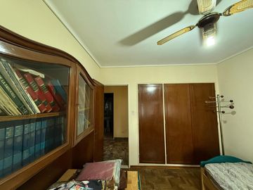 Departamento semipiso cuatro ambientes a la venta en Avellaneda Centro