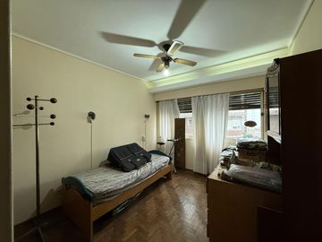 Departamento semipiso cuatro ambientes a la venta en Avellaneda Centro