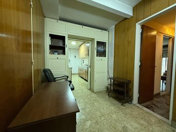 Departamento semipiso cuatro ambientes a la venta en Avellaneda Centro
