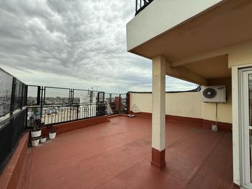 Departamento semipiso cuatro ambientes a la venta en Avellaneda Centro