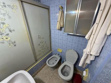 Departamento semipiso cuatro ambientes a la venta en Avellaneda Centro