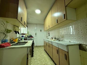 Departamento semipiso cuatro ambientes a la venta en Avellaneda Centro