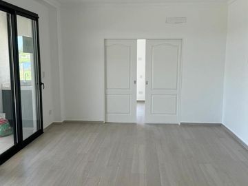 Casa en venta - 4 Dormitorios 4 Baños - 1.020Mts2 - Escobar