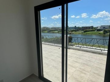 Casa en venta - 4 Dormitorios 4 Baños - 1.020Mts2 - Escobar