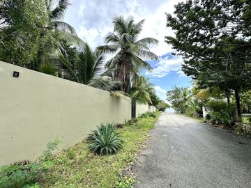 SE VENDE TERRENO EN RAUDALES, Q. ROO, CON BELLA CASA A ORILLA DEL LAGO