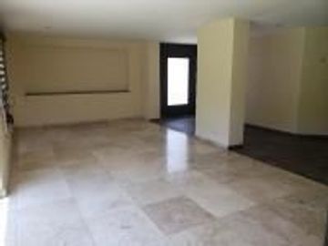 Venta casa con amplio jardín, Fracc Senda del Sol. Zerezotla
