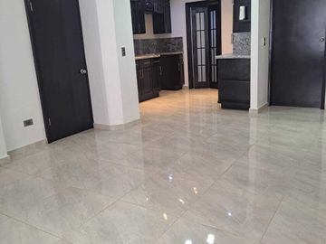 Casa en Venta Recién REMODELADA, Colinas de California