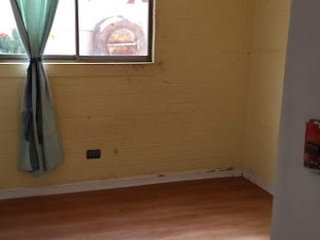 Se vende casa de dos pisos en Condominio en Tte Serrano