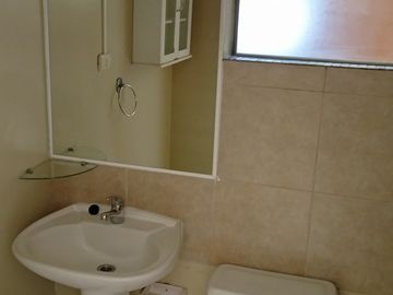 Se vende casa de dos pisos en Condominio en Tte Serrano
