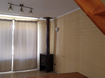 Se vende casa de dos pisos en Condominio en Tte Serrano
