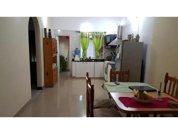 Oportunidad CASA 6 Ambientes Ideal  2 FAMILIAS