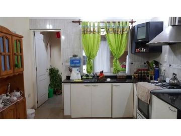 Oportunidad CASA 6 Ambientes Ideal  2 FAMILIAS