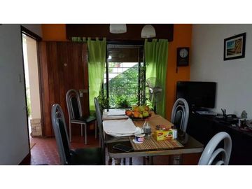 Oportunidad CASA 6 Ambientes Ideal  2 FAMILIAS