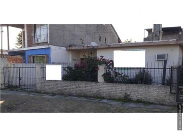 Casa Americana 4 ambientes Ituzaingo Norte
