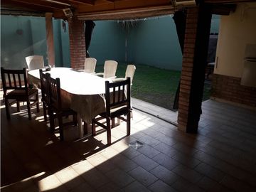 Casa 3 ambientes-Tipo Chalet   Oportunidad - Ituzaingó Norte