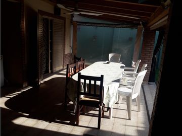 Casa 3 ambientes-Tipo Chalet   Oportunidad - Ituzaingó Norte