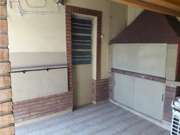 Casa 3 ambientes-Tipo Chalet   Oportunidad - Ituzaingó Norte