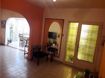 Casa 4 Ambientes- Ituzaingó Norte (VENTA-PERMUTA)